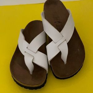 Birkenstock Birki’s “Cancun” White CrossStrap Thong Sandals Sz-38-8 US-Preowned.